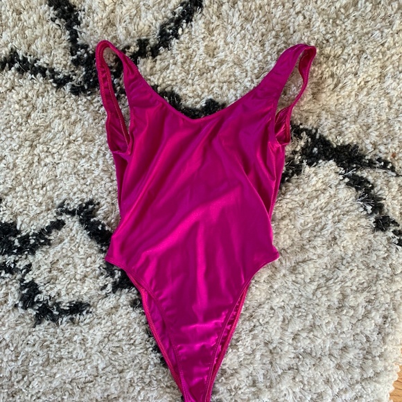 Amazon Tops - vibrant bodysuit, great for costume!
